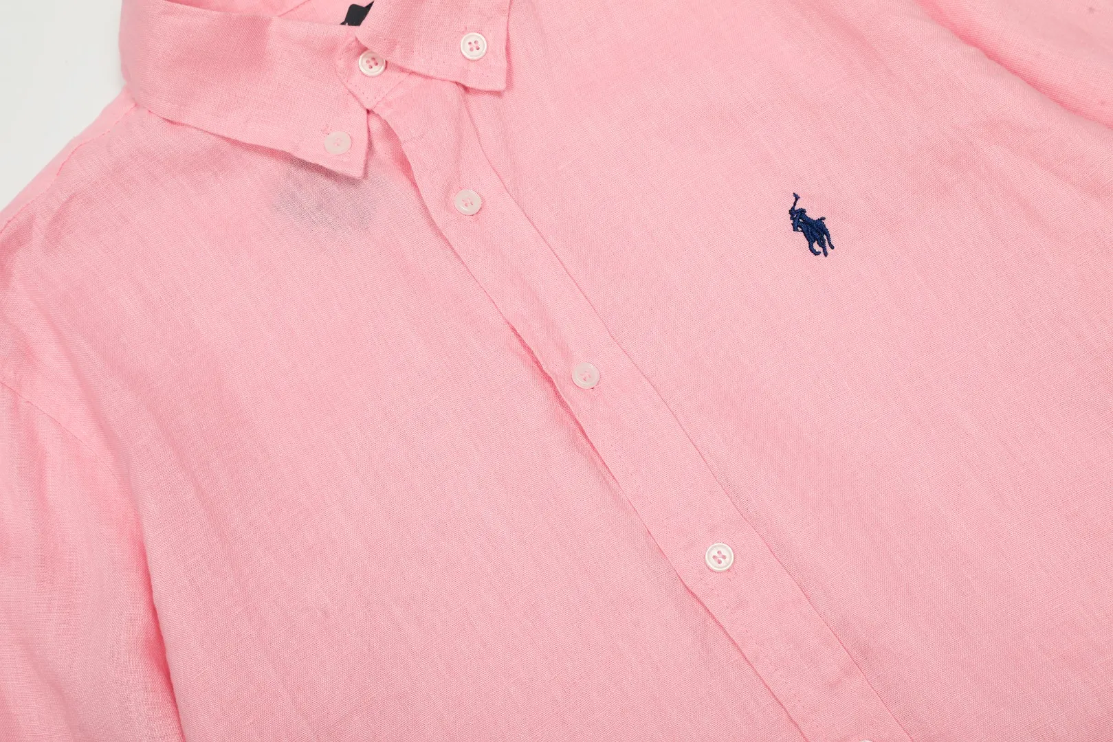 P300 Top Quality" Style Number: 8001# [Ralph Lauren Paul Pony Linen Basic Couple Style Shirt Long Sleeve] ✅Ralph Lauren Paul Small Label War Horse 100% Pure Linen Classic Basic Four Seasons Shirt Long Sleeve ✅A must-have item for the lazy style. The upper body has a retro and fresh feeling. ✅100% pure linen 280g 32 count fabric. Washed, retro and textured. ✅Dedicated to platform live broadcast. Wholesale entity ✅Simple and easy to match, light American old money style, the upper body is super great, ✅Standard for all seasons, worn alone/inner, it is a must-have for YYDS couples wardrobe. Size: S-XL Color: Black, White, Navy, Khaki, Pink, Yellow, Red, Colorful Blue, Light Blue, Rose Red